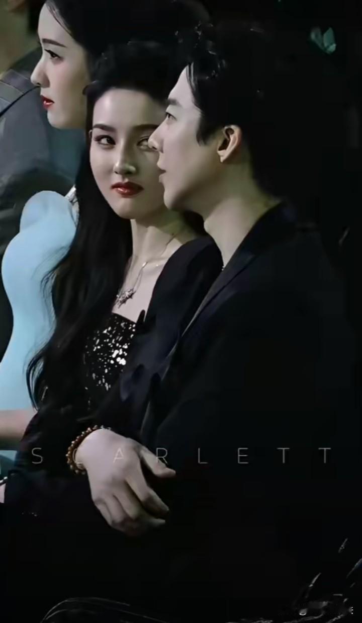 宋祖儿工作室辟谣说没有和刘宇宁恋爱，两人是朋友也是关系友好的合作伙伴，然后宋祖儿