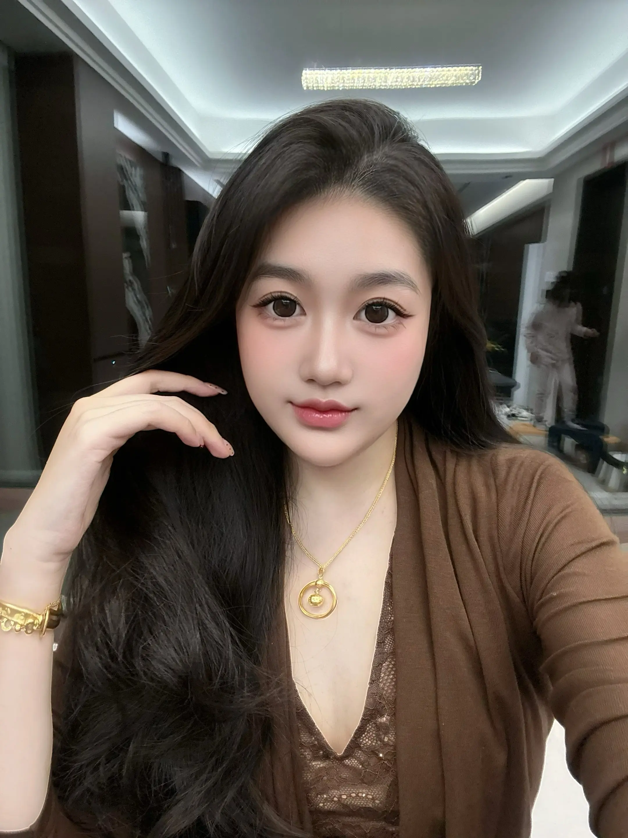 愿财神知我意 大风吹来人民币