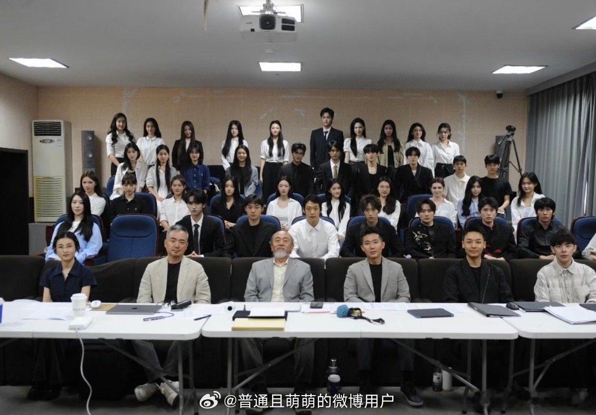 张子枫是严浩翔答辩老师 我的妈呀子枫也太厉害了 