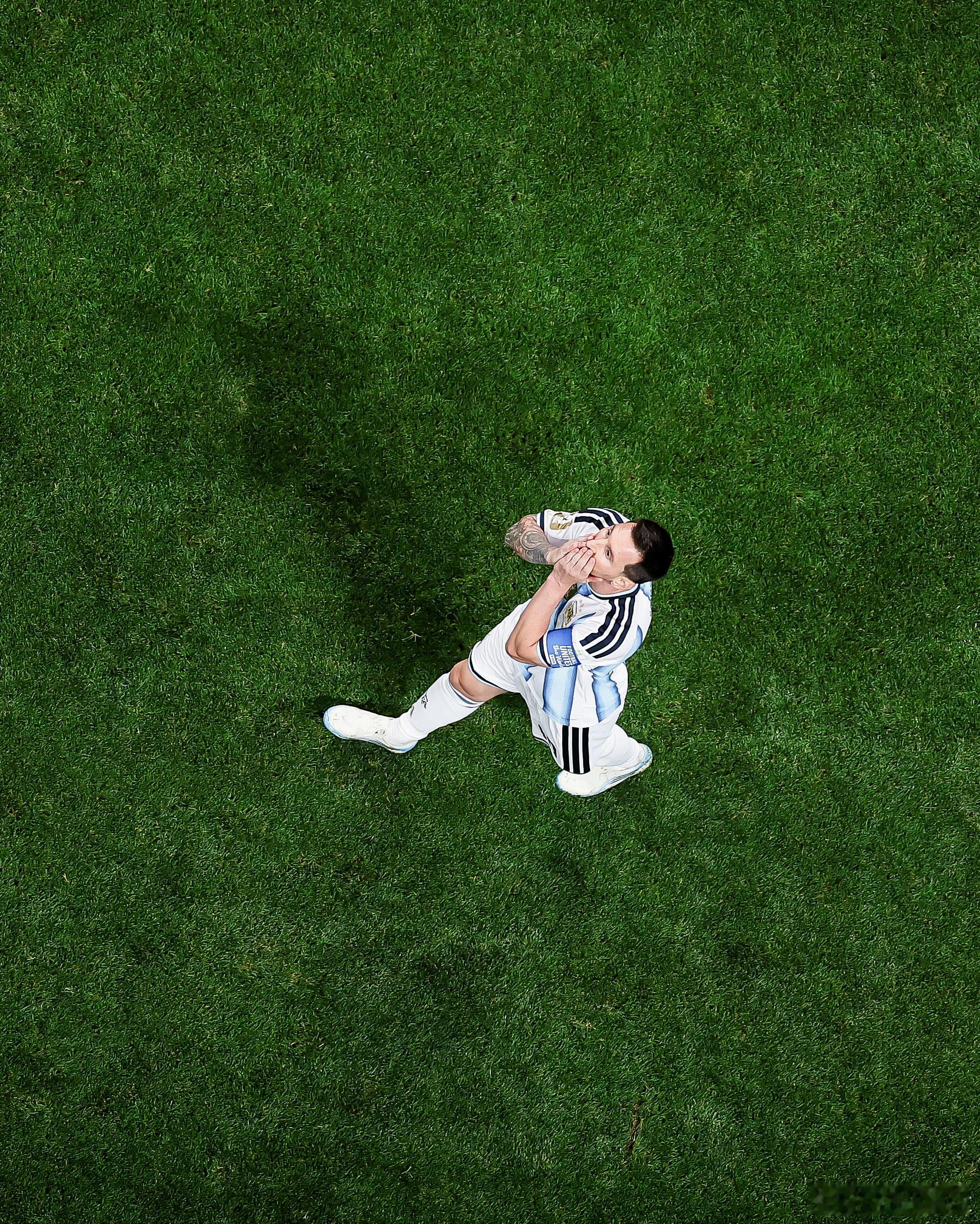 世界杯 Leo Messi misses his second penalty 