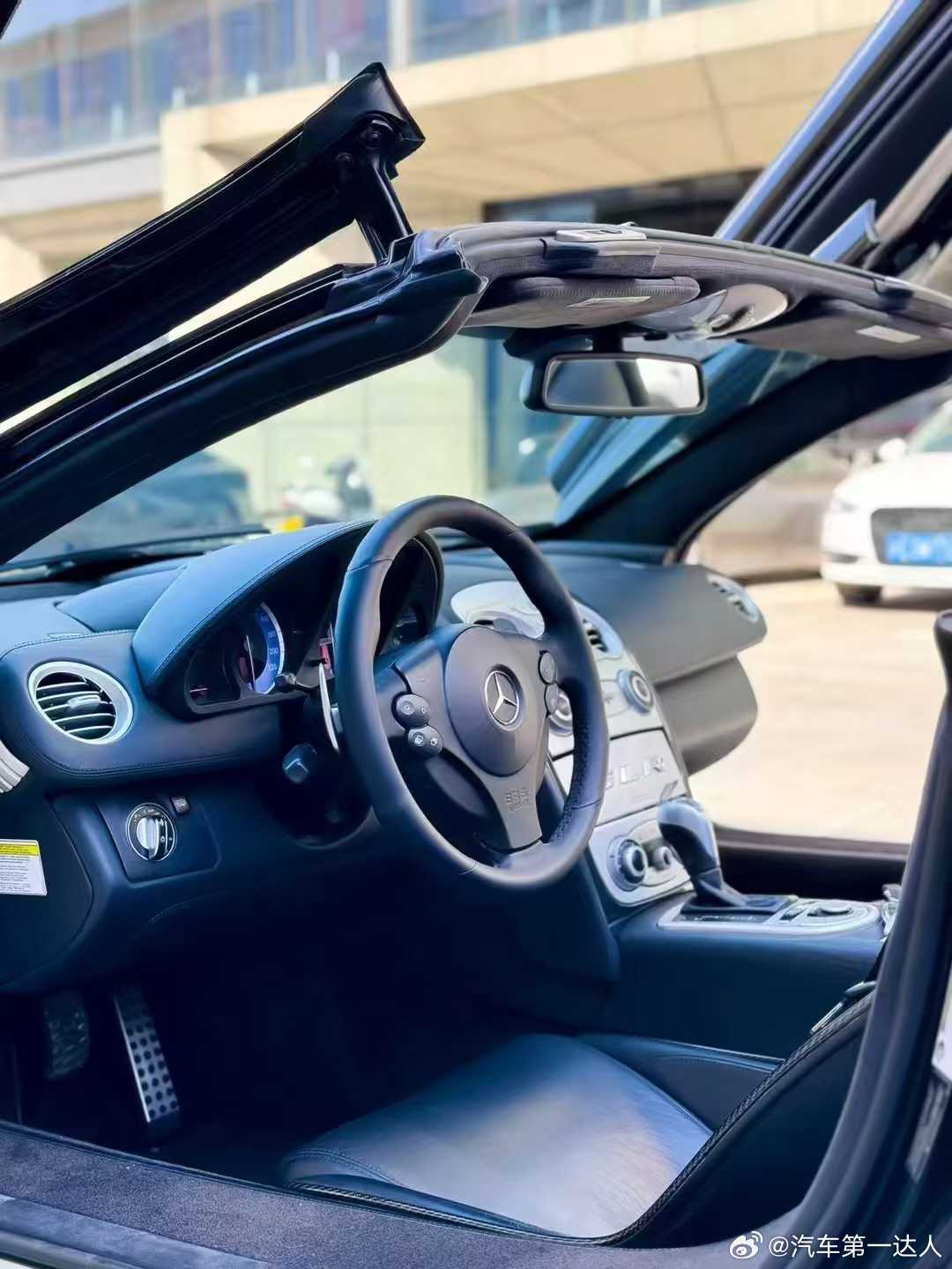 奔驰 SLR 车主传递 09年15800 km​ ​​​