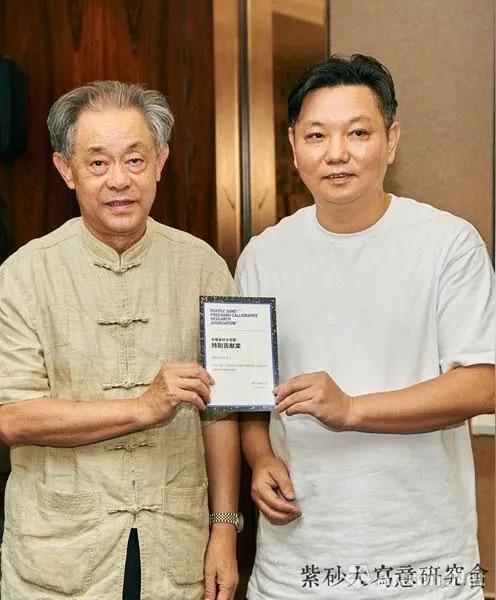 徐湖平还在嘴硬，真的是不见棺材不落泪

这几天南京博物院前院长徐湖平成了众矢之的