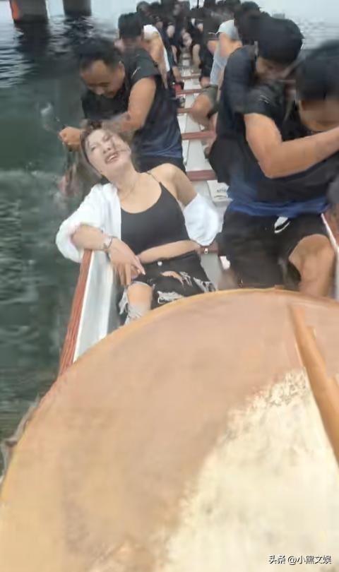 美女你走错地方了吧！这龙舟啊！