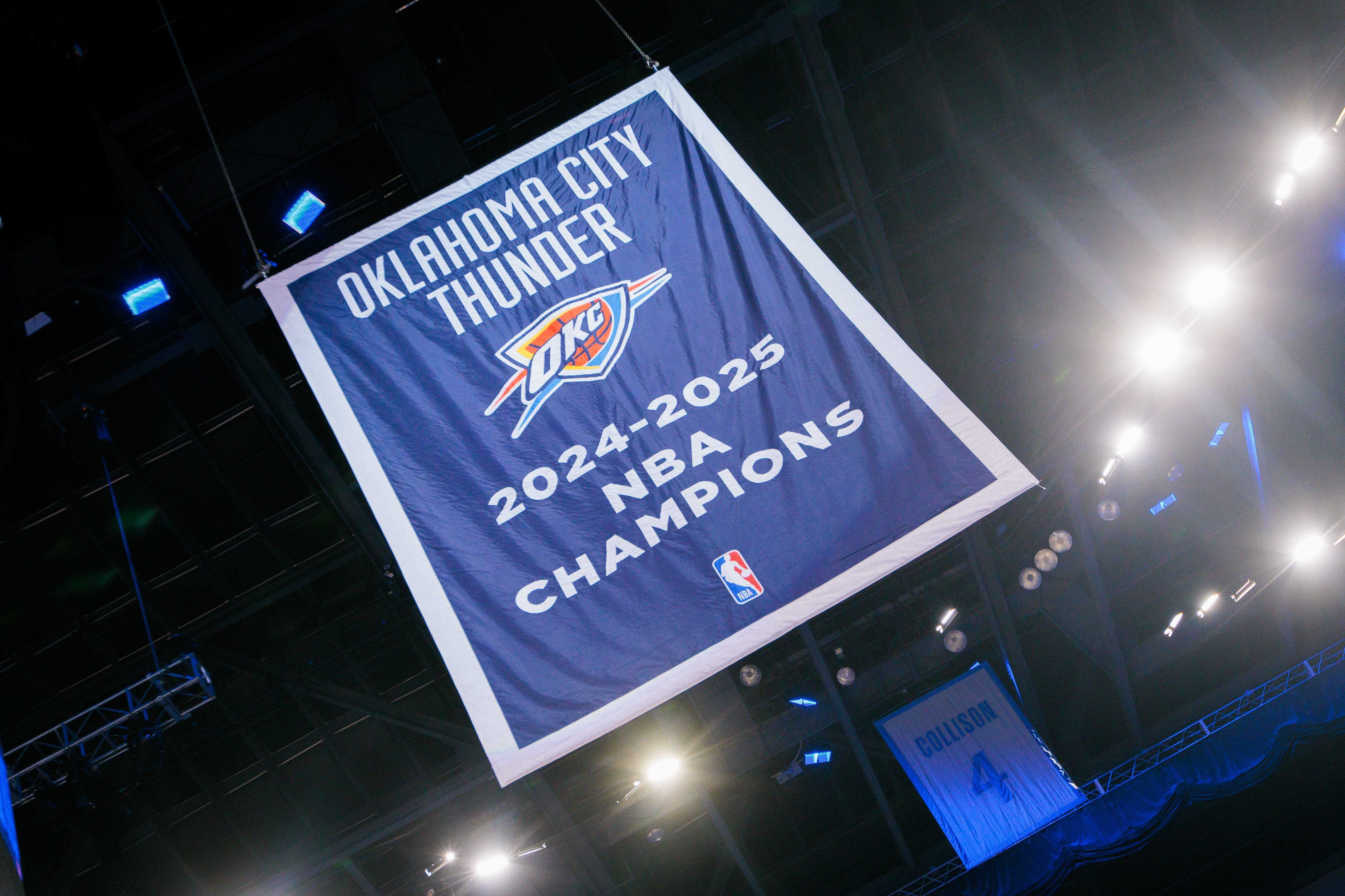 你们要的雷霆总冠军升旗仪式无水印高清大图来咯❗雷霆双加时战胜火箭亚历山大mvp成