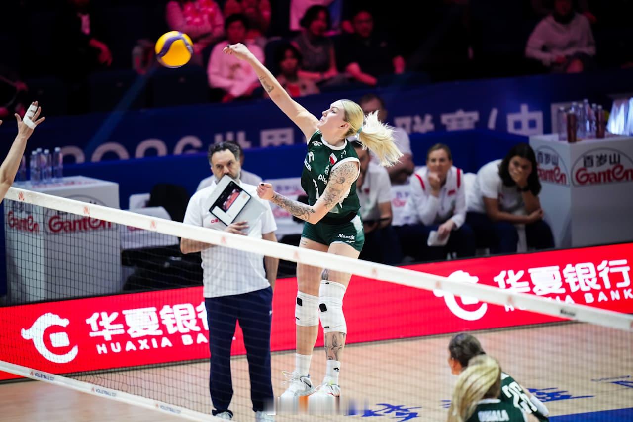 【2026世界女排联赛 揭幕战：波兰女排3-2比利时女排】北京时间6月3日中午，