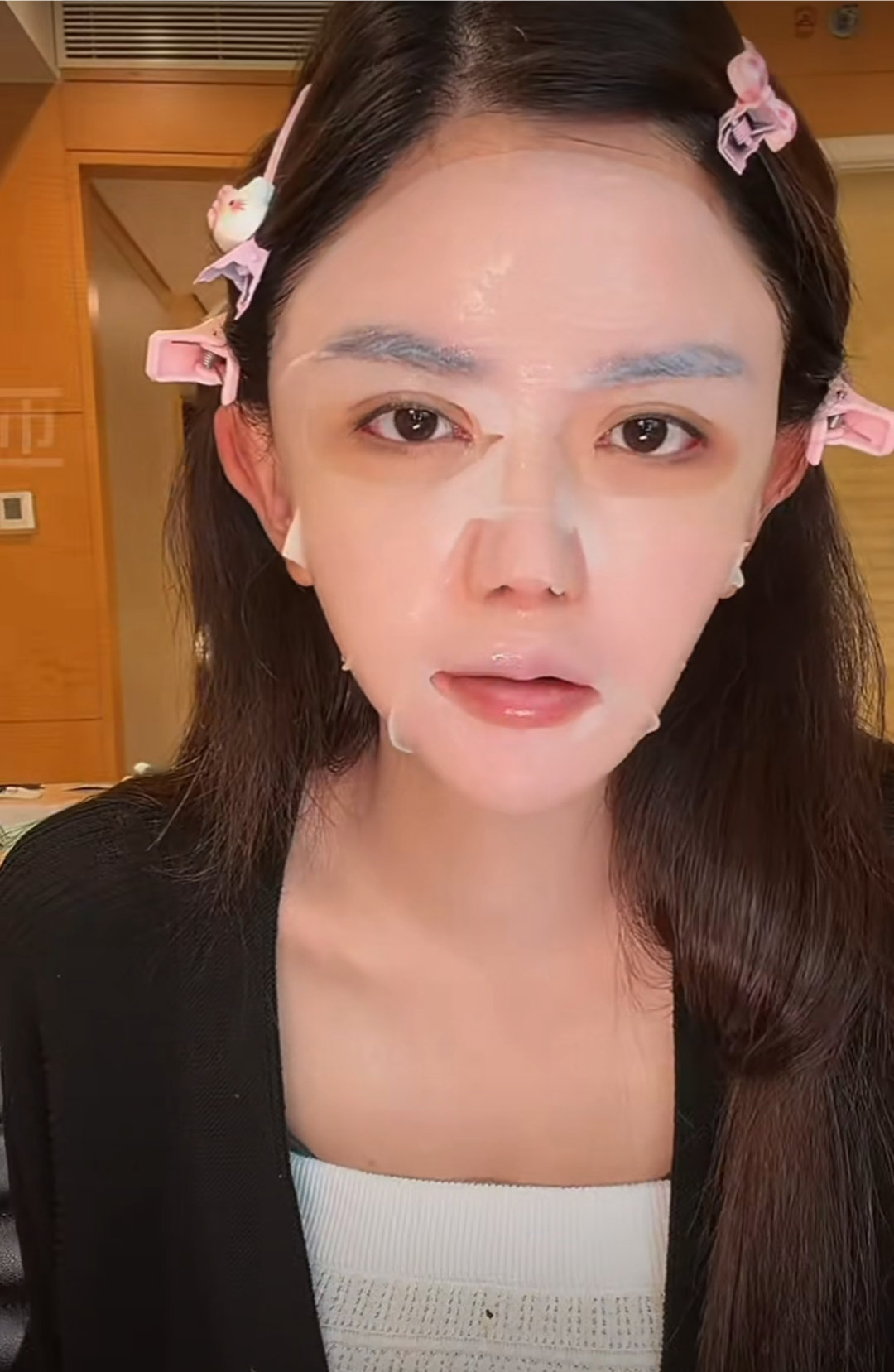 韩安冉分手后又谈了个男大学生韩安冉在6月29日与网红男友狗哥分手仅8天后，于7月