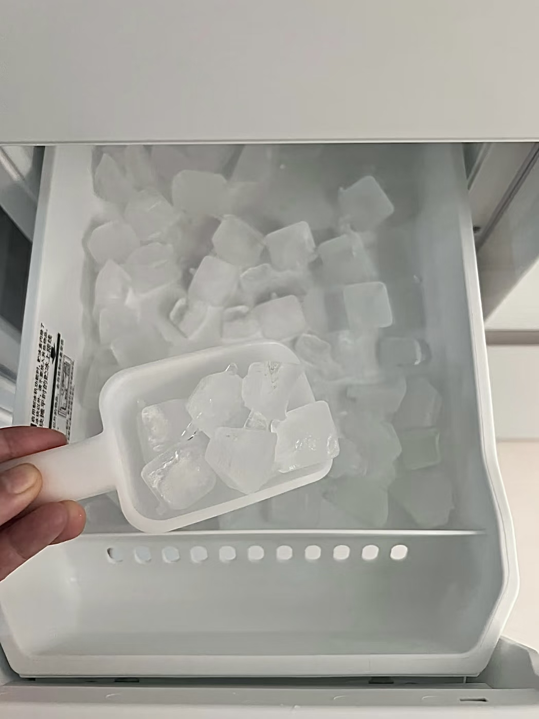 发明冰箱制冰的绝对是个天才！！冰箱要不要买带制冰功能的要一定要炎热夏季随时随地想