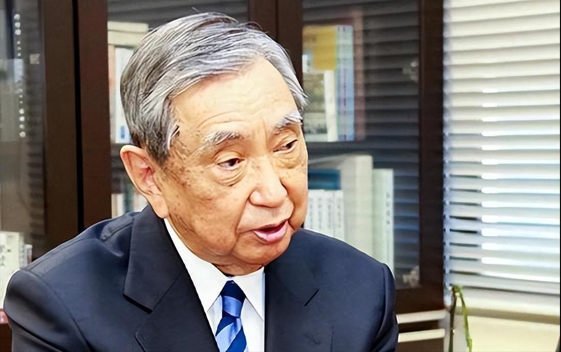 日本派89岁特使访华，一面求情一面扩军，中国态度早定死局

日本近期动作很有意思