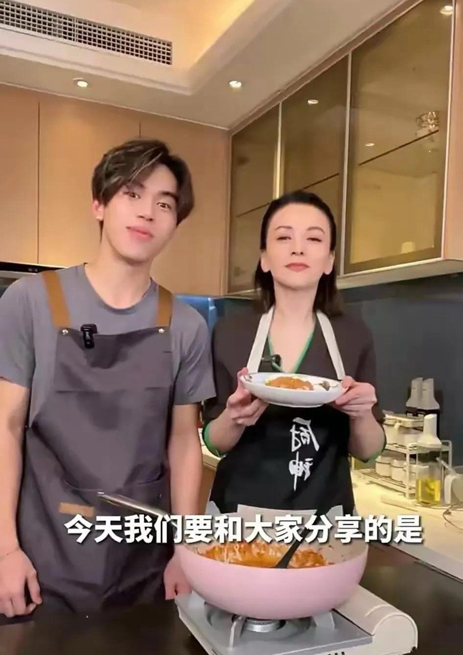 王琳的第二个老公，真的不错的，给了儿子的抚养权王琳，还让儿子跟前妻一个姓氏。不少