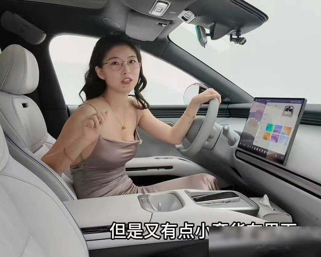 现在连汽车测评都开始卷了。以前看看加速刹车油耗就完事，现在各家恨不得把底盘拆开一