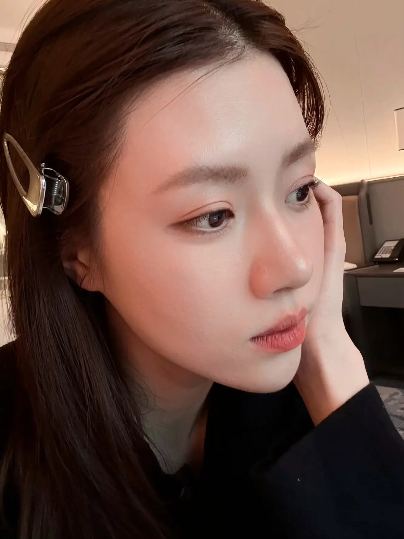 我渴望的真诚和爱都太理想化了 或许它根本不存在 也可能是我运气不太好.