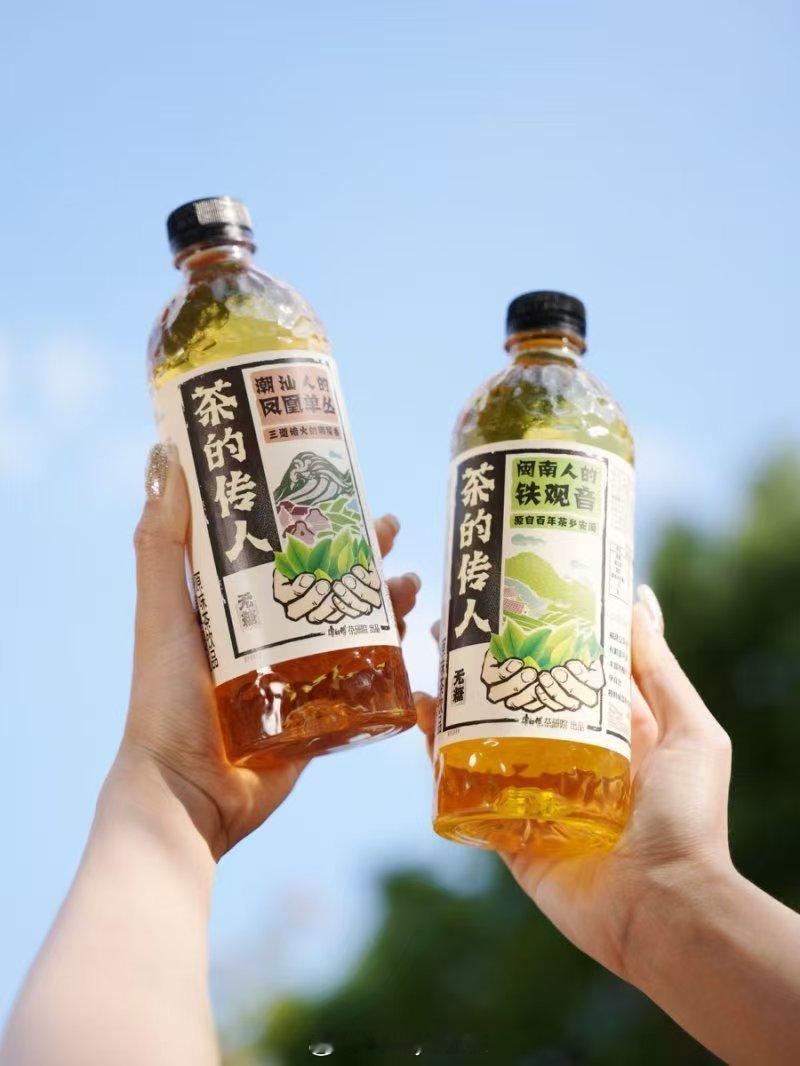 不会区分茶叶等级的人有福了茶的传人地道茶香鲜如现泡 和朋友约好一起抢茶的传人东方