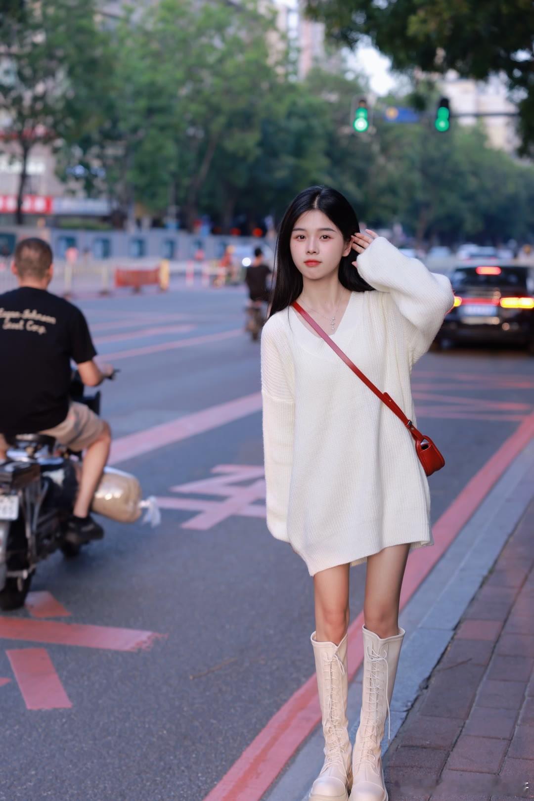 清晨的阳光洒在脸上~ ​​​