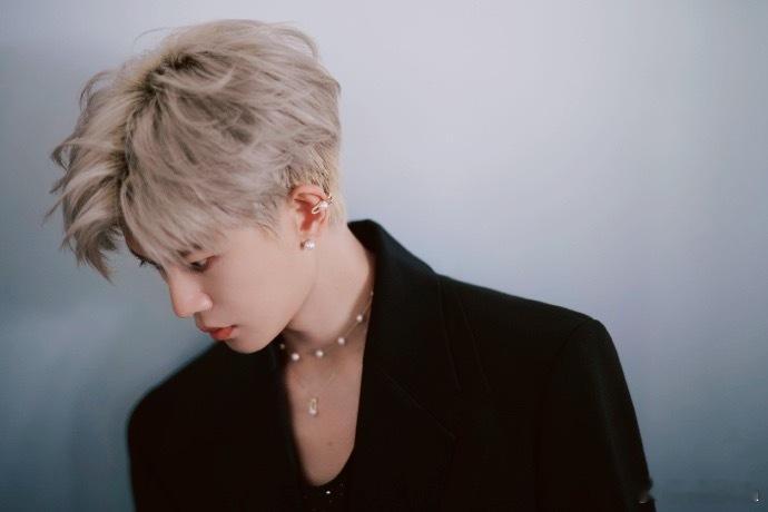 该怎么描述心动呢？是你提到家人时，不经意柔软下来的语气；是你面对角色时，那份近乎