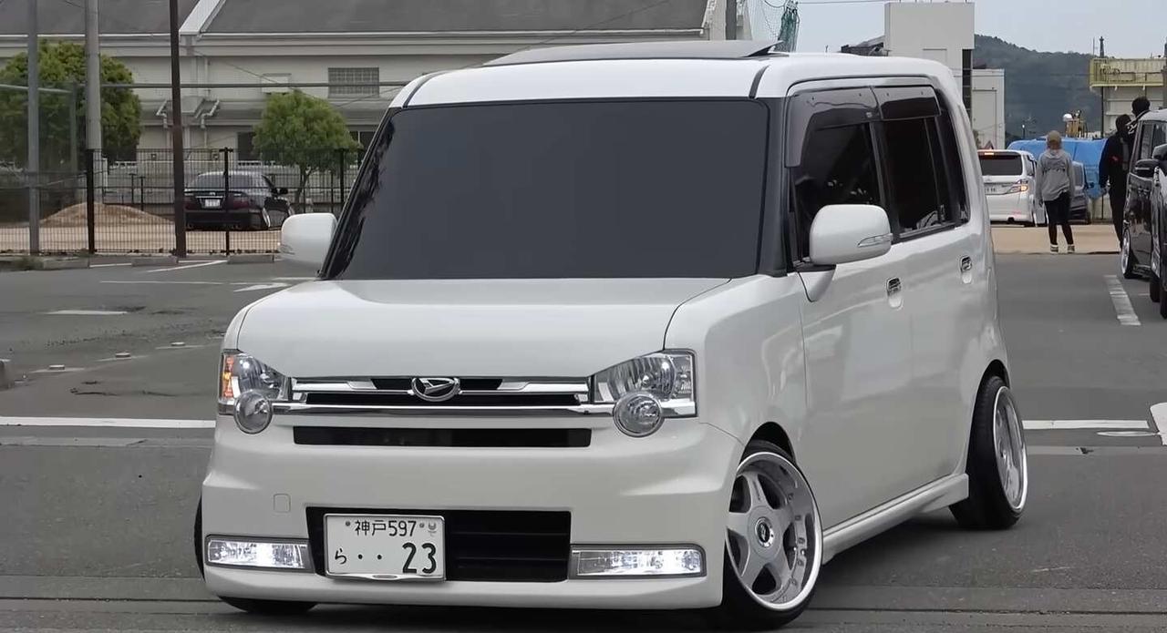 Move Conte Custom X VS
Daihatsu Move Con