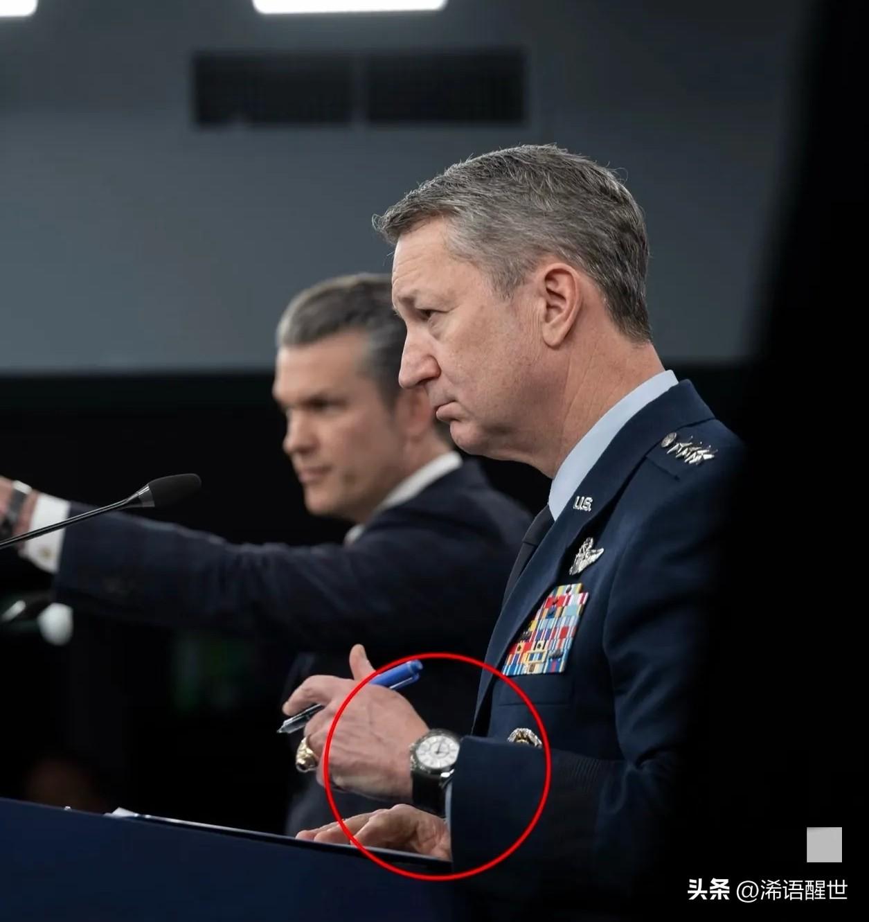 美军参谋长联席会议主席拉辛·凯恩将军，在公开场合佩戴了一块劳力士Sky-Dwel