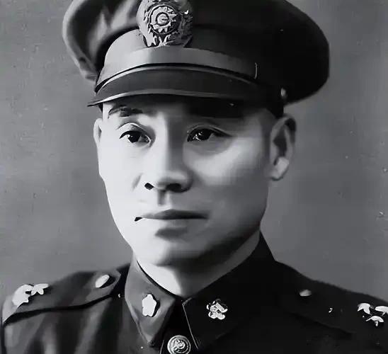 郭汝瑰起义后才知道，和他共事多年的那位副官，其实从来没有真正效忠过任何一方，他在