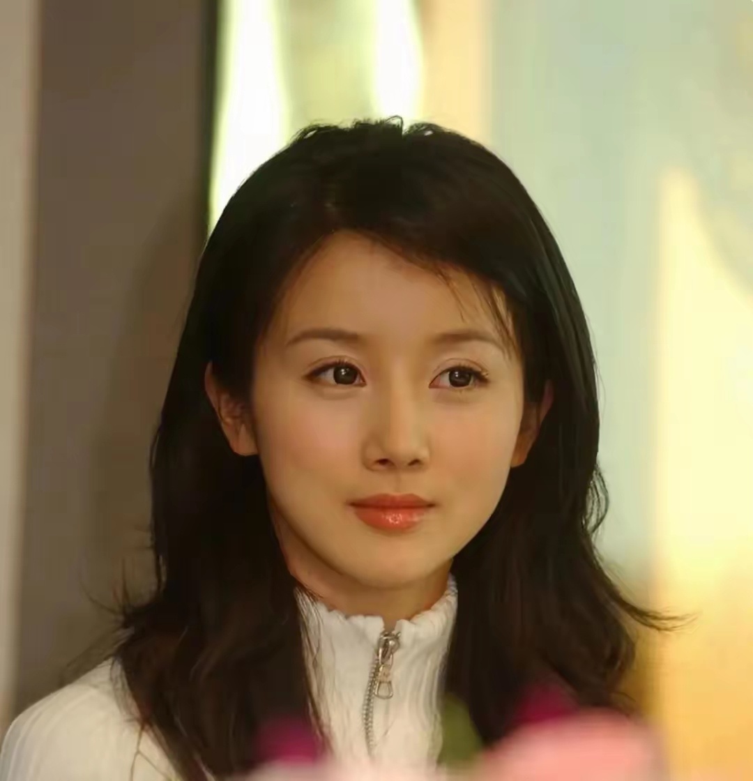 演员孙菲菲回应整容失败 一个个明晃晃的例子摆在面前，姐妹们不要过度医美，真的有风