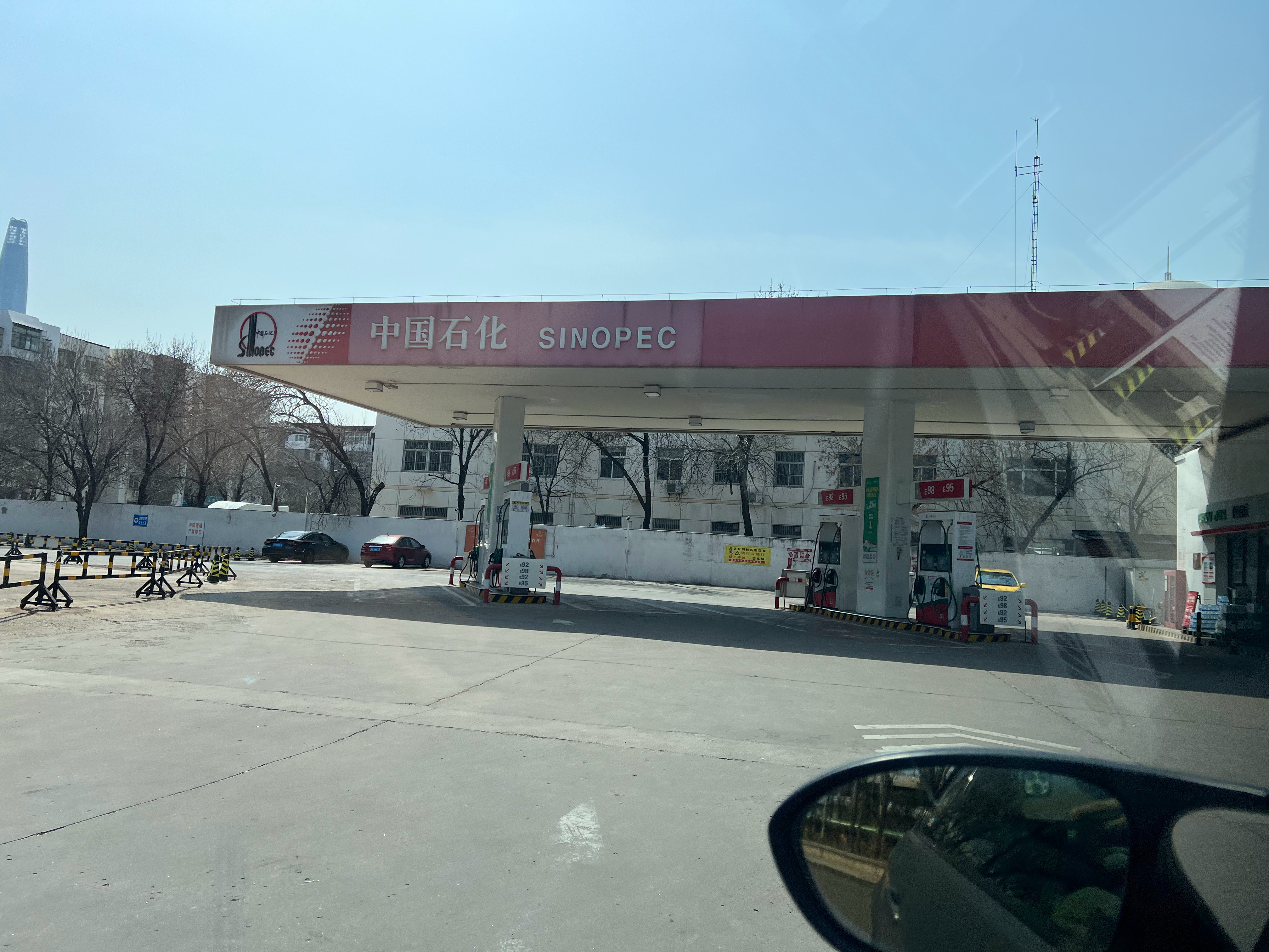 还得是燃油车，经常提醒你，“一定要加油哦”今天加油站空空如也，原来是之前大家23