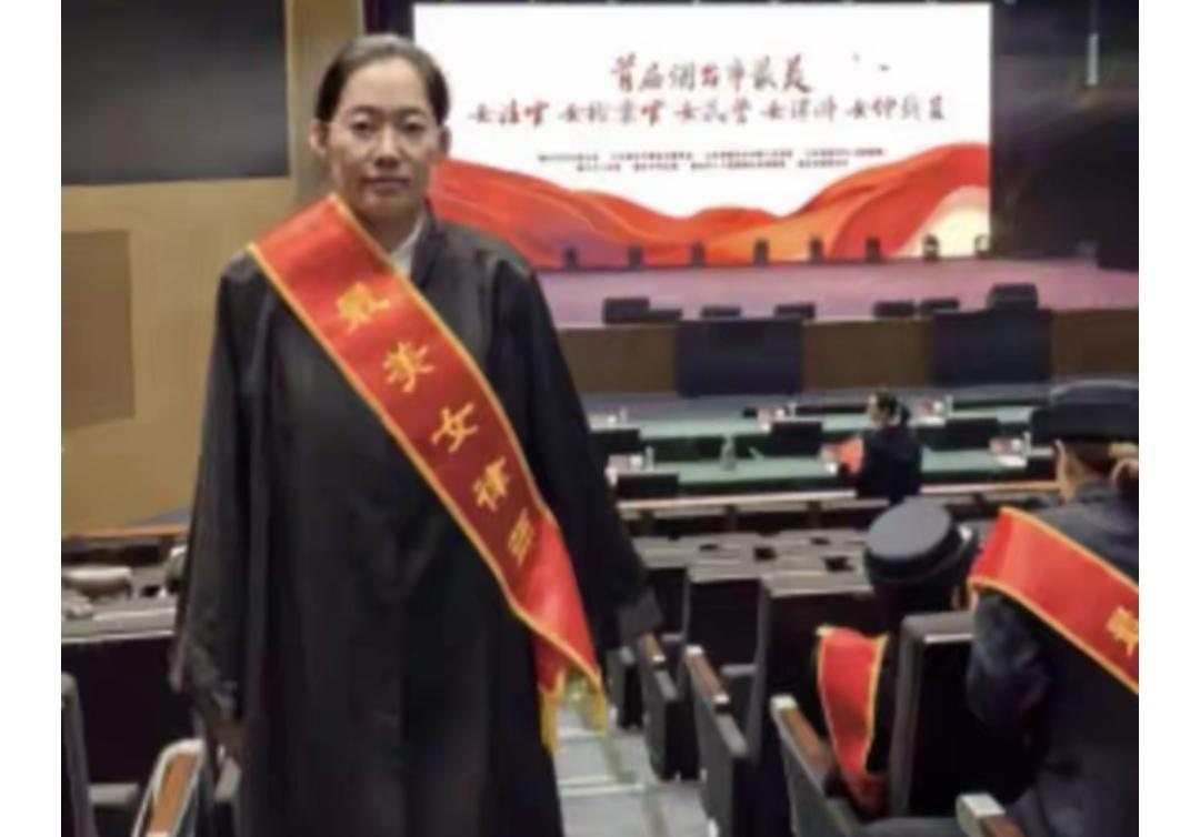 年轻漂亮的迟律师，全国好评，年仅42岁，是80后，疾病离世。

有时候，我们的福