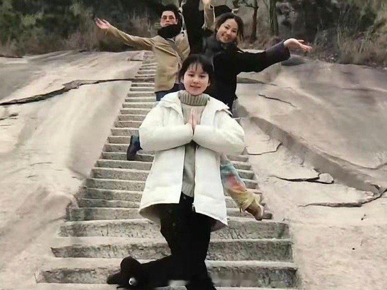 17岁的刘诗诗，真的有人从小美到大。 