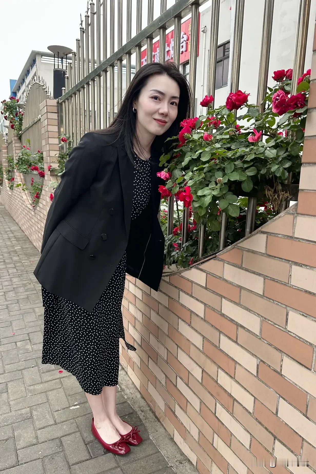 你若芬芳，清风徐来看看气质女神的穿着搭配吧