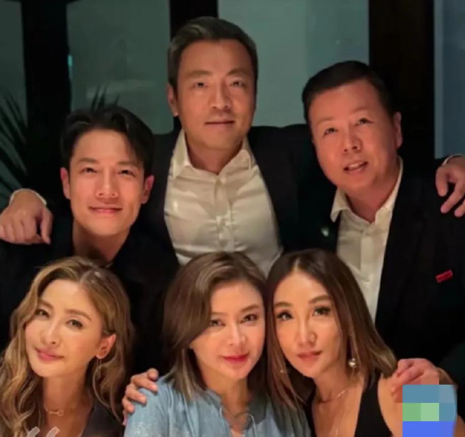 关之琳引发热议！
10月12日，关之琳突然引发了热议，只因为有网友晒出了关之琳6