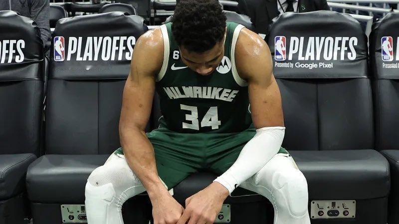 字母哥是时候开启下一篇章了？
雄鹿100-102不敌残阵掘金，遭遇2连败，战绩是