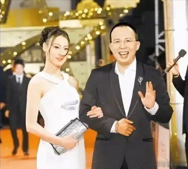 很多东西都会遗传比如梁洛施也走了同她妈妈一样的路。没有？不同的是，她和姐姐是私生
