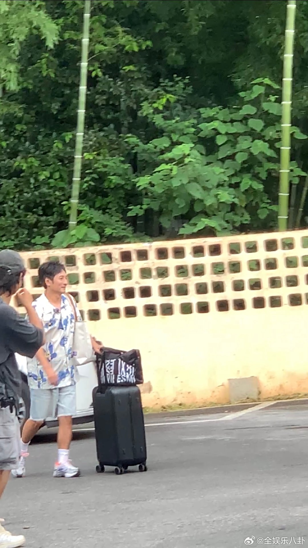 李维嘉再录芒果综艺 哇塞！李维嘉时隔三年回归芒果综艺，带着妈妈和武艺一家现身郴州