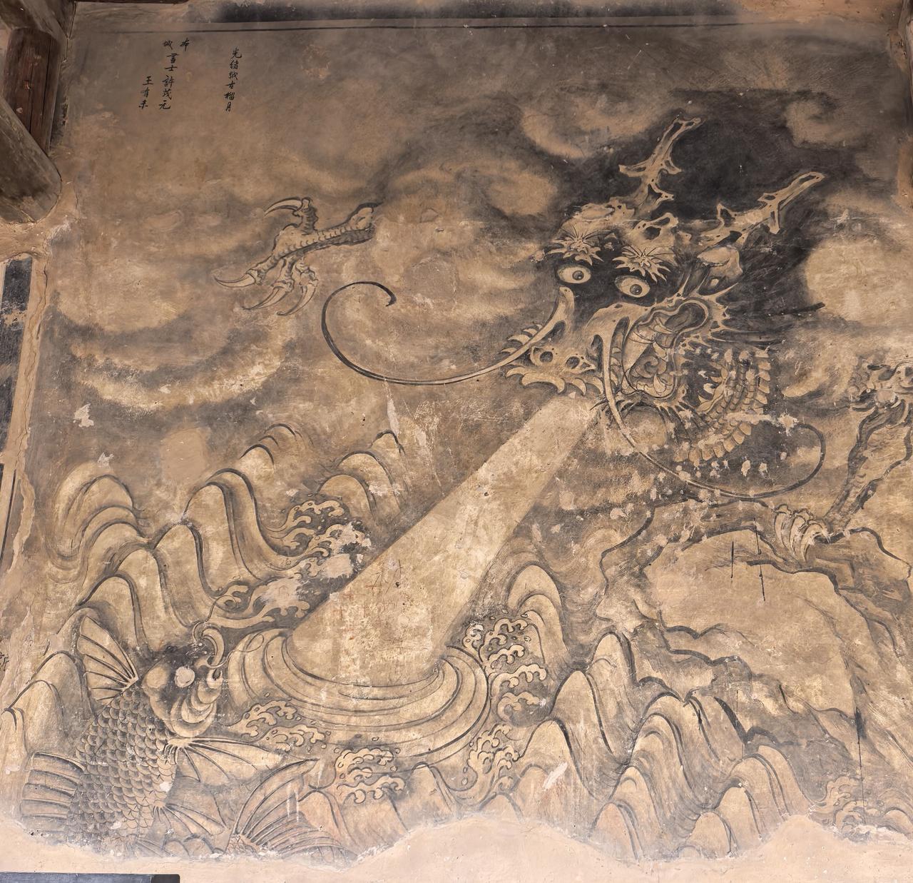 春日生活打卡季庙宇中名人题字非常普遍，但稷山这座乡村中国宝建筑上，都发现了两处特