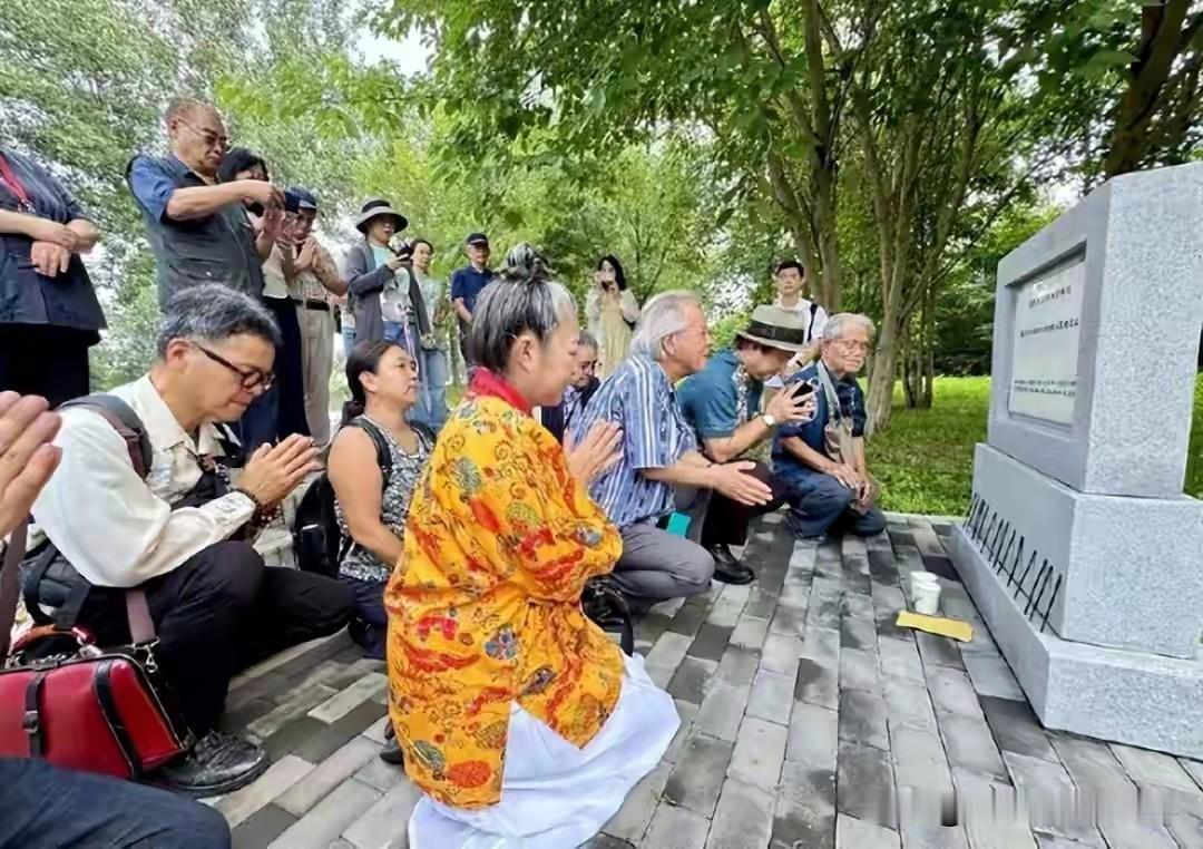 日本右翼这两天怕是睡不着了。琉球人不仅来北京通州祭了祖，更把事态升级到了行动层面