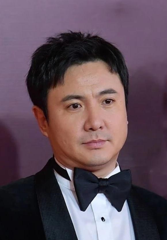 网上总有人把沈腾跟周星驰放在一起比较，他俩有可比性吗？搞笑跟喜剧是两码事，高手和