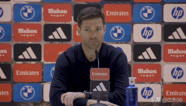 不得不怀疑球员想要做掉主教练阿隆索，两个右边卫先自爆[捂脸]主场这输的太耻辱了