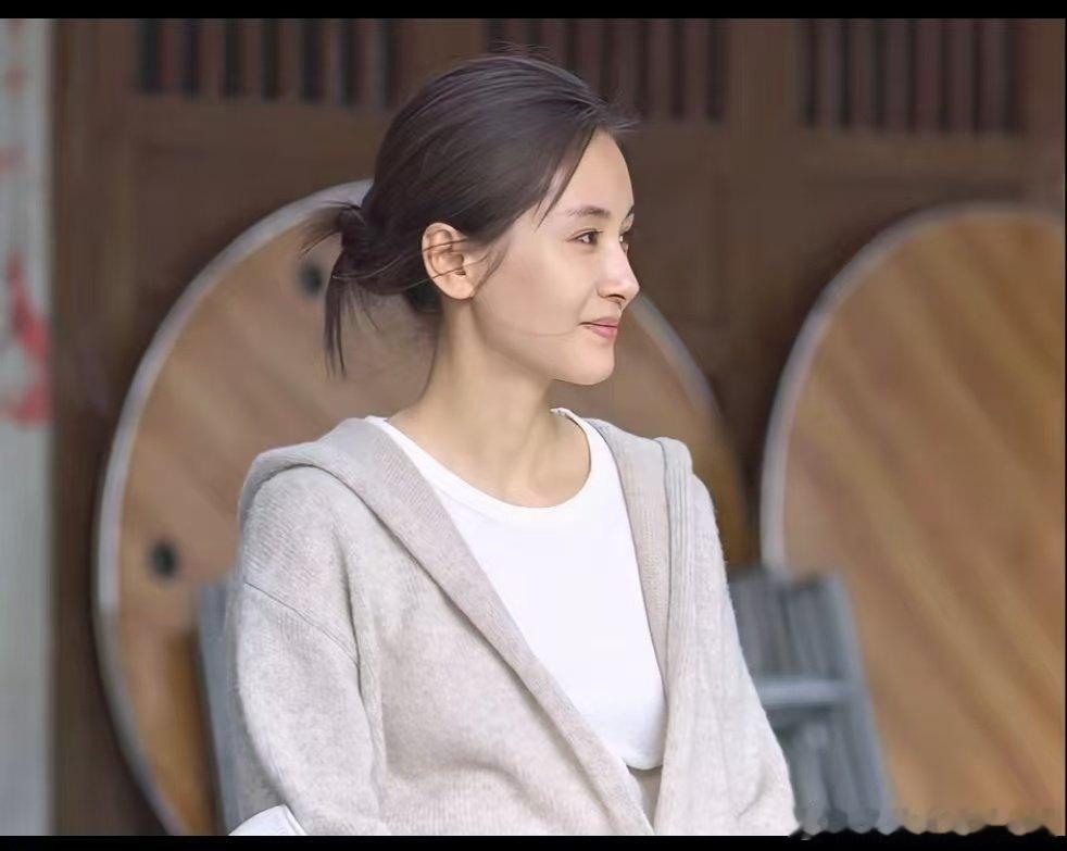 王子文我在现偶圈等了你三年 等了三年，终于等到王子文回归现偶！她演的都市女性永远