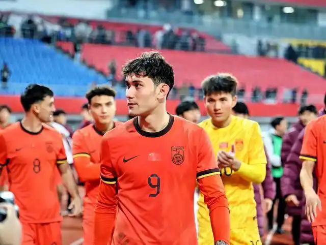 北青：U22国足已出发前往阿联酋备战，将在迪拜踢4场热身赛