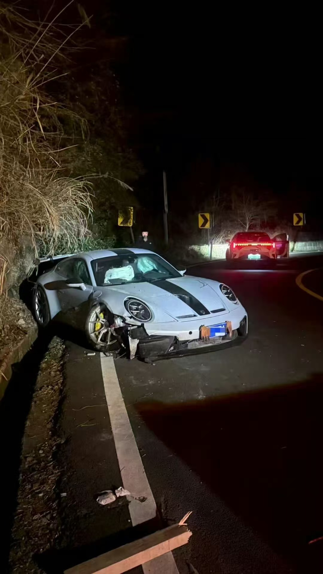 这多多少少有点尴尬 