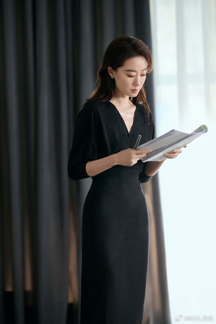 张小斐正午阳光张小斐开盘领衔主演领衔主演的《开盘》正式开机，正午阳光精品班底加持