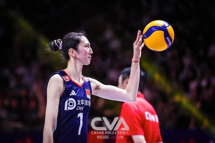 吴梦洁的暴风雨来了！

近日，国内女排联赛的比赛继续打响，江苏女排和上海女排的这