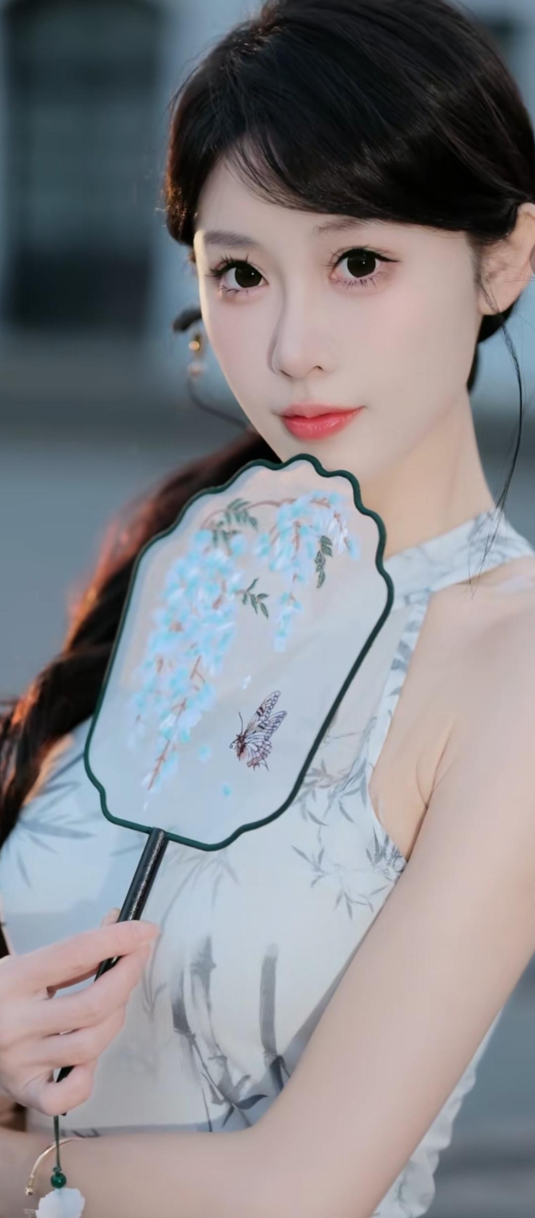 花影摇曳，风姿绰约。