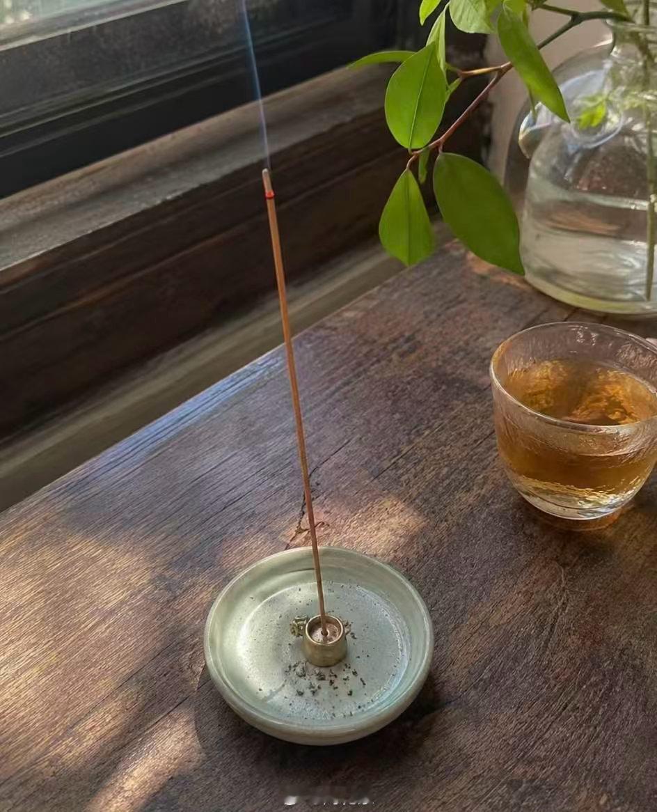 易内耗、敏感的木娃、火娃，适合培养焚香的爱好。选自己喜欢的香，比如松香、檀香、沉