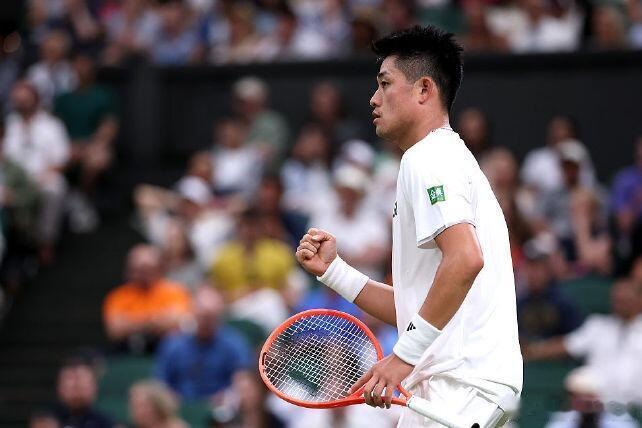 ATP1000 大师赛辛辛那提站资格赛首轮，吴易昺 三盘险胜麦克唐纳 ，以7-6