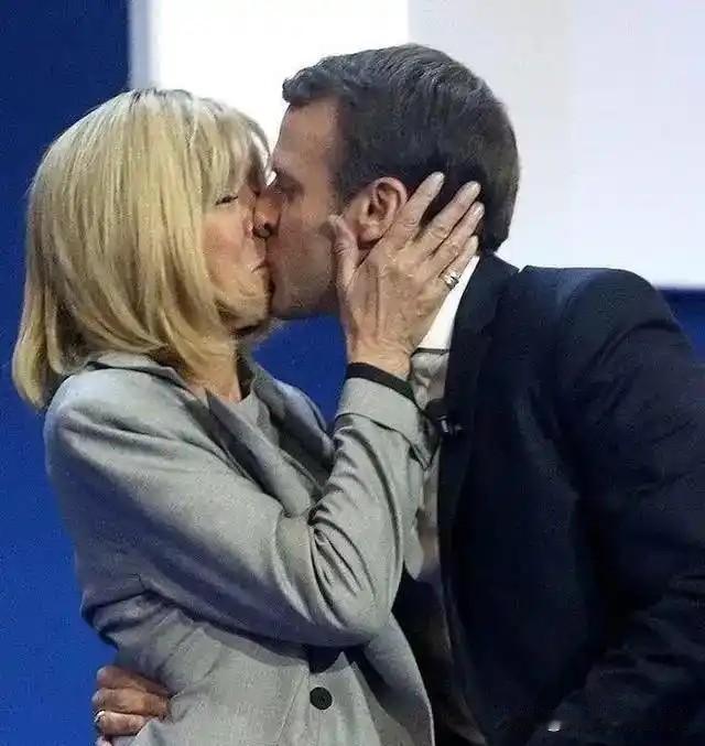 马克龙要上法庭证明老婆是女？这谣言太离谱了！我差点把咖啡喷了屏幕

马克龙的"怕
