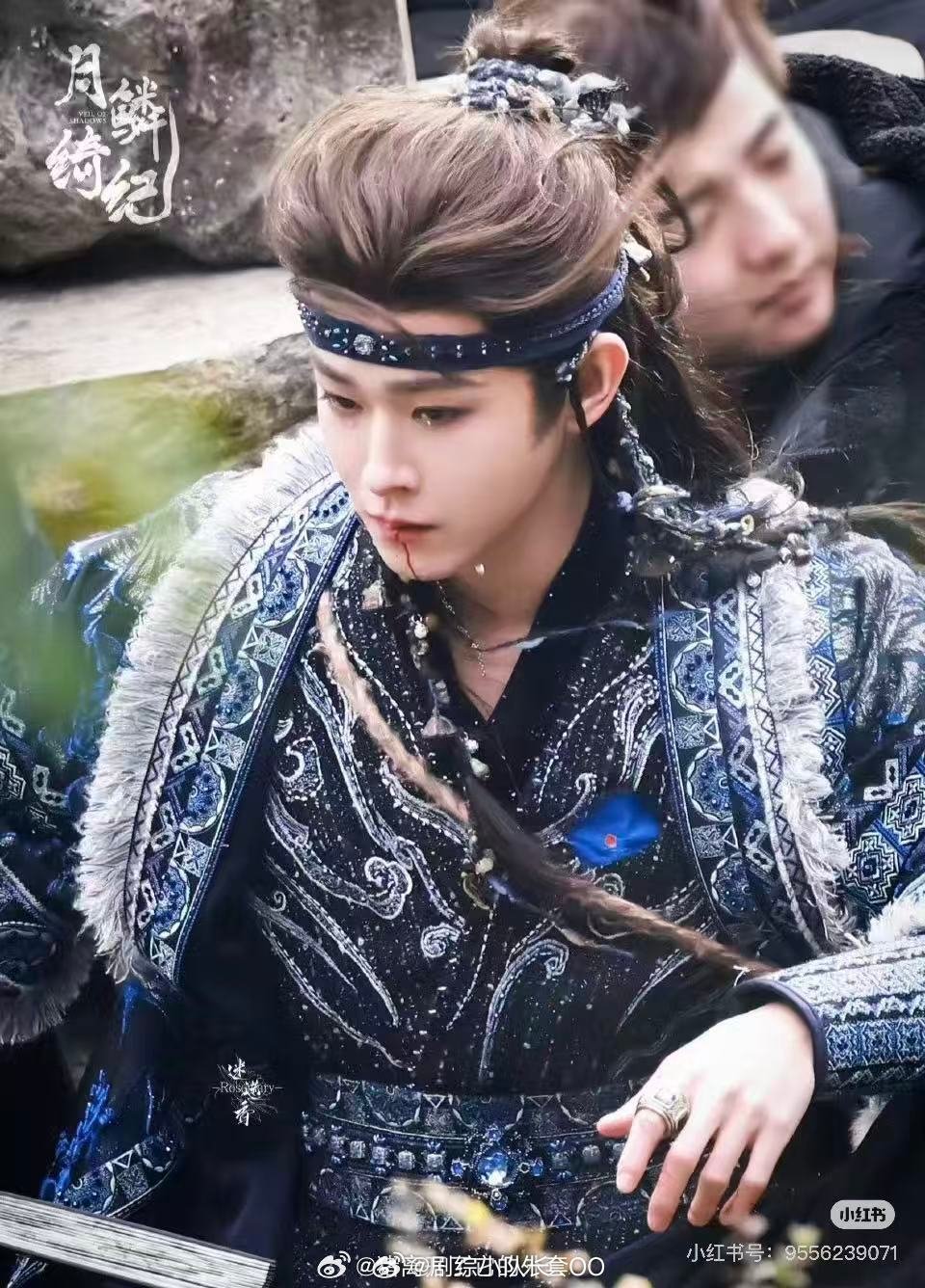 田嘉瑞月鳞绮纪戏腔惊艳 月鳞绮纪的ost预告，田嘉瑞一开嗓我就愣了。戏腔婉转又有