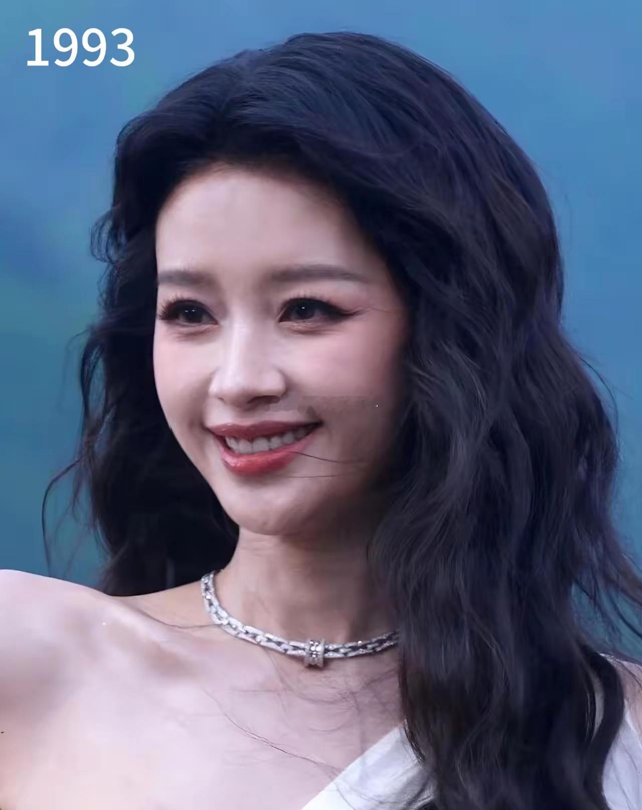 VOGUE 九寨沟活动女明星生图，你们觉得谁最能打？