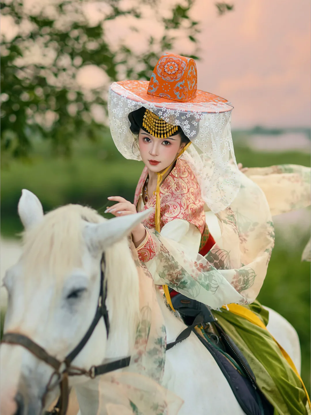 纵马踏花向自由！