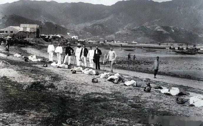 1891年，香港九龙，被枭首的海盗 ​。