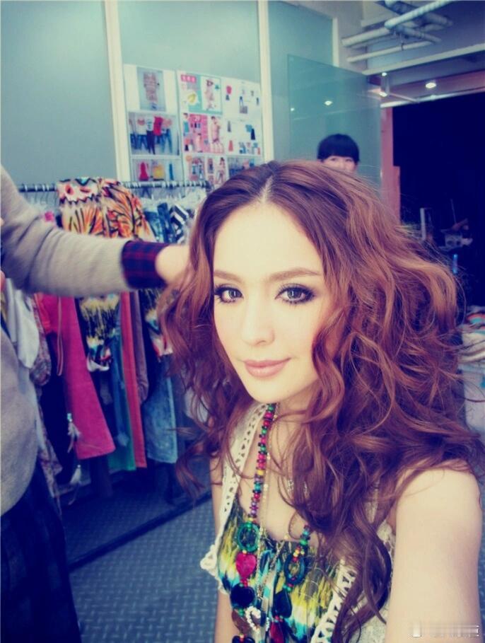 娜扎早期 经济上升期的美娜扎早期野性美 古早娜扎真的封神！又野又灵的气质太绝，上