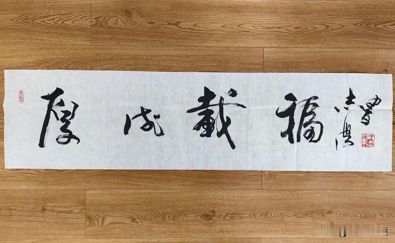 人在不同时光，怀揣不同向往。
年少追逐热闹繁华，中年贪恋岁月安稳，暮年只求平安简