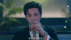 夜语记主打一个有仇必报内娱复仇剧上新了看《夜语记》时，全程都在感叹：女主这心理素